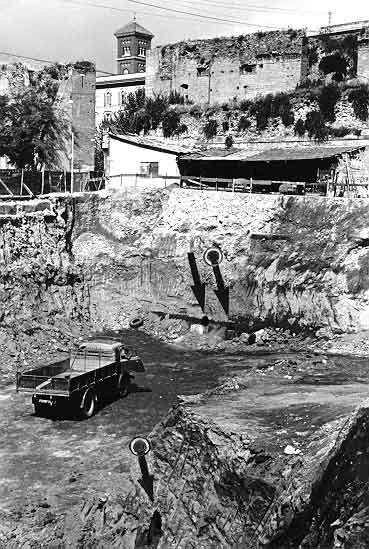 Etruscan cuniculi. Via Sicilia, Rome.